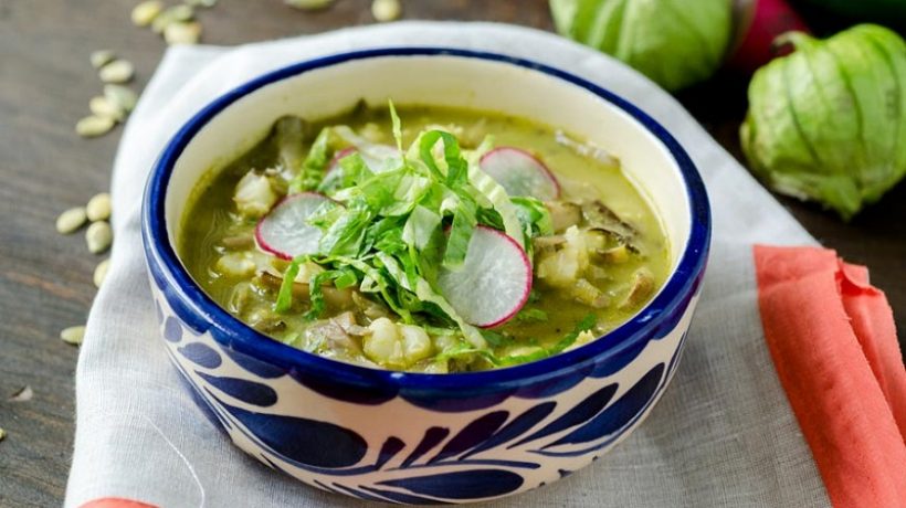 Mexican vegan pozole verde recipe with preparation steps