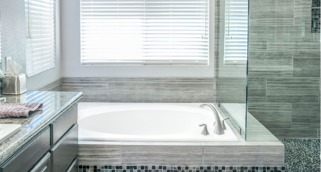 How to deep clean a bathroom