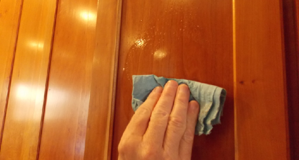 How to clean the kitchen furniture