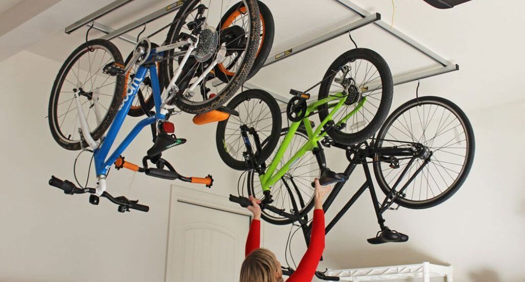 Storing bicycles on the terrace: Tips and things to avoid