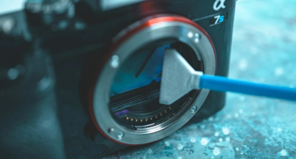 How to Clean Mirrorless Camera Sensor: A Step-by-Step Guide