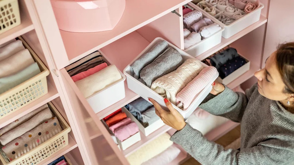 Organizing Wardrobes Effectively Working Mothers to Manage Kids Dressing 