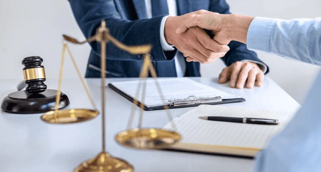 When to Hire a Lawyer: Your Contract, Your Peace of Mind