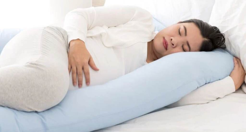 Best Pregnancy Pillows for Expecting Moms in 2025
